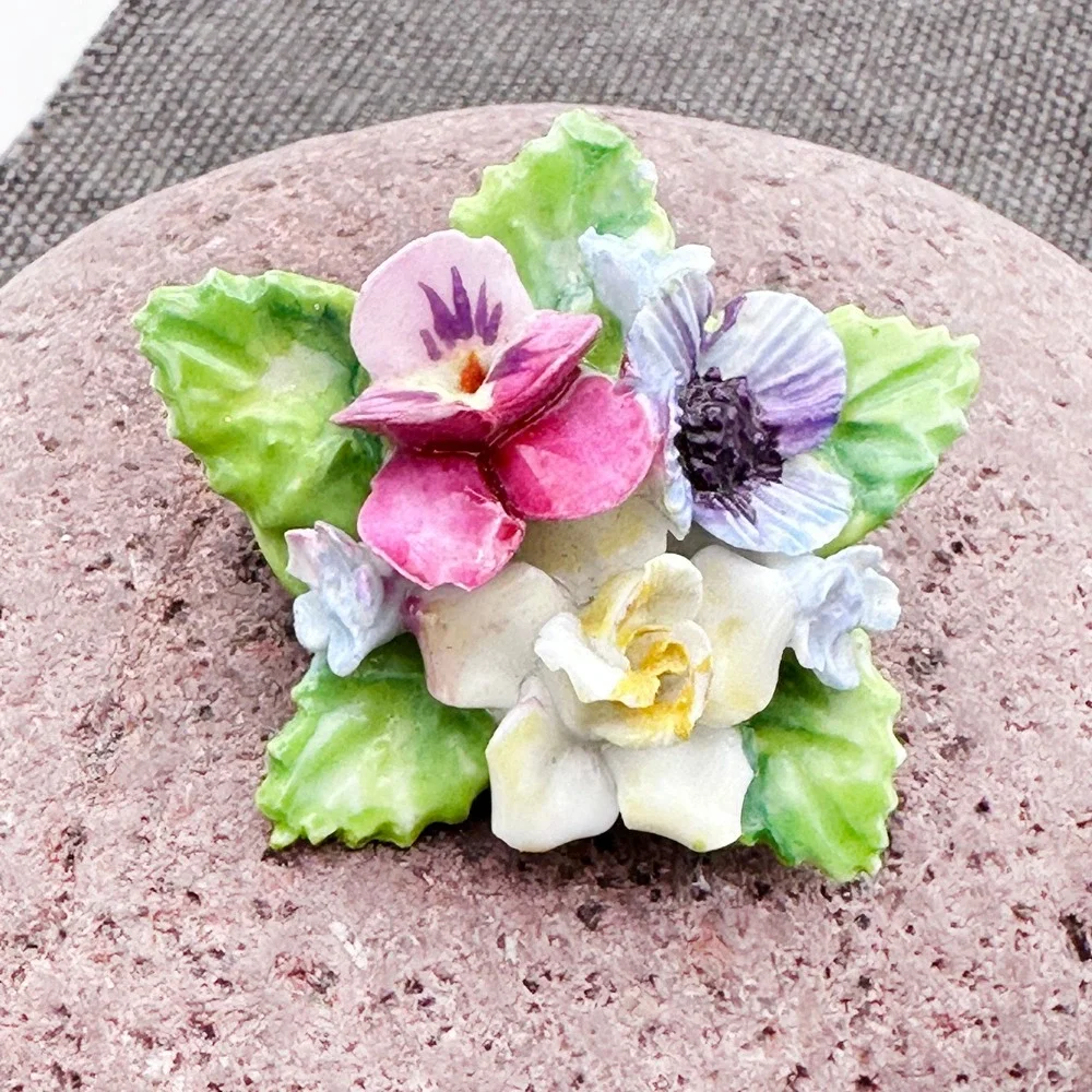 Vintage Crown‎ Staffordshire Porcelain Floral Brooch Pansy Rose Leaves England